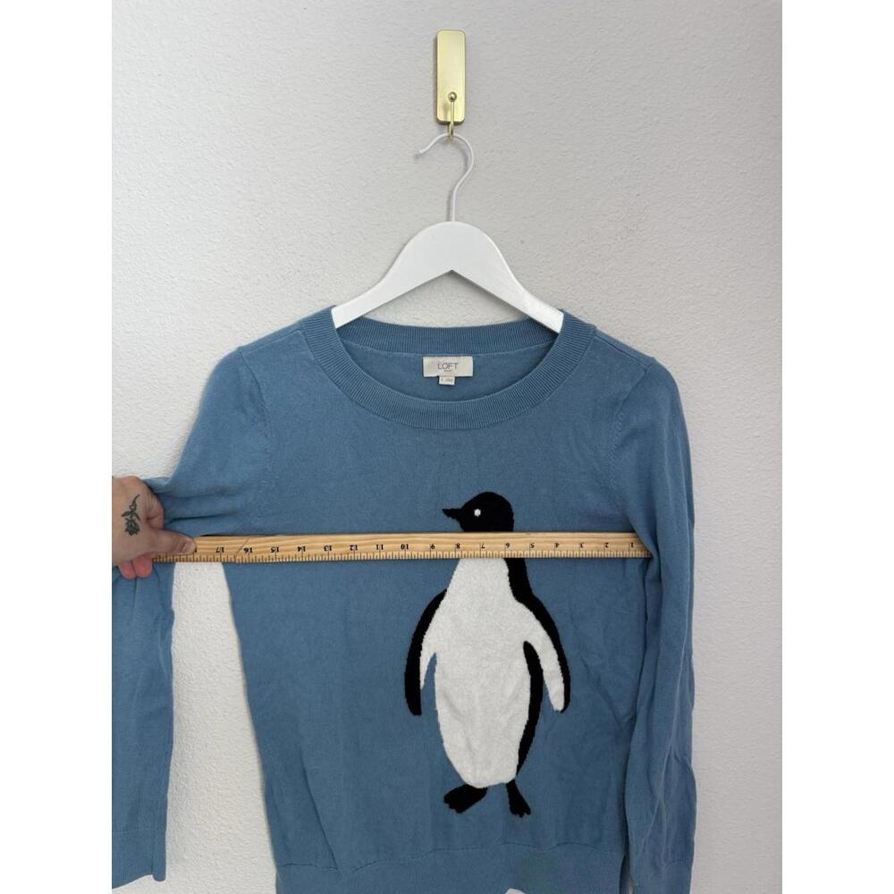LOFT Women’s Sz‎ S Blue Penguin Pullover Sweater Graphic Crew Neck Long Sleeve - Picture 6 of 7